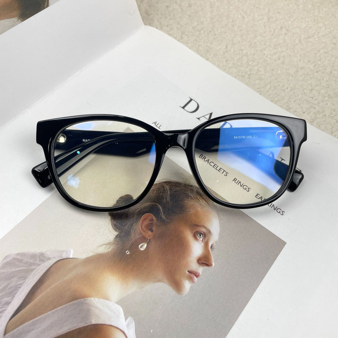 Large Frame Plate Glasses Frame Girls Must Wear Plain Frame for Matching Atmosphere